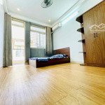 Studio 1pn tách bếp hơn 32m2 - cửa sổ bancon lớn ngay nguyễn thiện thu