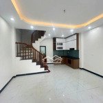 Hiếm..! nhà 3tầng dt 50m2, ô tô ngủ trong nhà, đường ô tô tránh nhau. kinh doanh lẻ. tại đại thành