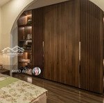 Cho thuê căn hộ chung cư tại d2 giảng võ, 130m2, 3 phòng ng