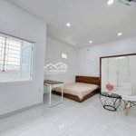 Căn hộ studio - 25m2 - cửa sổ lớn - thang máy hầm xe - full nội thất - phan xích long - phú nhuận