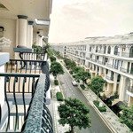 Cho thuê 2 phòng ngủ ban công riêng. khu đô thị vạn phúc city