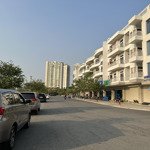 * bán * nguyên căn thương mại trung tâm thủ thiêm lakeview - 98tỷ, đang cho thuê 110 triệu/tháng*.