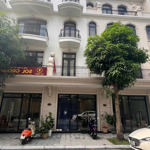 Duy nhất còn 1 căn shophouse sao biển 67,5m2, giá chưa tới 9 tỷ gần ngay 2 tòa văn phòng.