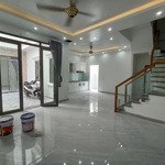 Bán nhà thiên lôi vĩnh niệm 45m2 sân cổng riêng oto đỗ cửa