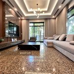 Biệt thự starlake 250m2, 4 tầng , 5 phòng ngủ, 65 triệu/ tháng ô tô đỗ ngay tại sân mái che.