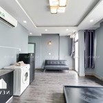 Studio nhà mới, ban công tone xám sang trọng, đầy đủ nội thất, kế bên chung cư eco green q7