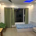 Phòng ban công vip 385 nguyễn sơn