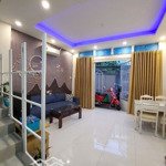 Nhà mới hxh hoà hưng quận 10