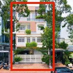 Cho thuê nhà 850 m2 có thang máy mặt tiền nguyễn văn cừ