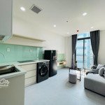 Siêu hiếm!!! căn hộ 1pn balcon 45m2 luxury ngay vòng xoay dân chủ_ full new q10_ toà nhà viettel