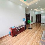 Nhà mặt phố hoàng công - chung cư 2 ngủ - view mặt phố & đường trục phía nam