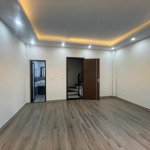 Nhà văn trì,từ liêm - dân xây - thông - ô tô - góc 2 thoáng - 40m2*4t hơn 4,5 tỷ lh 0966412886