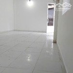 Cho thuê nhà riêng , 2 tầng, 2pn, 2wc 10 triệu vnd tại quận 1, hồ chí minh