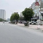 Chuyển nhượng toà văn phòng tại bồ đề
- đường hồng tiến- bồ đề- long biên