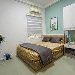 Trống sẵn studio cửa sổ ngay phạm ngọc thạch, q3 gần đh kinh tế (ueh)