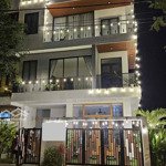 Cho thuê gấp villas 5pn sát biển phù hợp làm kd lưu trú