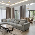 Cho thuê biệt thự 320m2 hoa lan, view sông nội khu vinhomes riverside, hoàn thiện đẹp, có thang máy