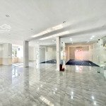 Chỉ 50 triệu/tháng sỡ hữu ngay văn phòng ~ 430 m2, bãi xe rộng. lh: office danang