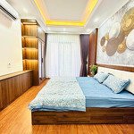 Bán nhà phố đội cấn , 75m2 , giá 9 tỷ . ô tô dừng đỗ , cách mặt phố 10m , siêu hiếm , ba đình