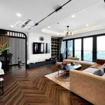 Bán căn hộ gold view 3 phòng ngủ 2 vệ sinhdiện tích133m2, 133m2, giá bán 8tỷ, balcon rộng, nhà đẹp, liên hệ:0898.523.827 như ý