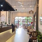 Cho thuê nhà mặt phố lý thái tổ, dt: 60m2+ lửng 30m2, mt: 6,5m vỉa hè rộng giá: 50tr lh: 0866885626