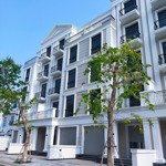 Bán gấp nhà phố 5 tầng the mahattan glory vinhomes grand park q.9. loại 126m2 giá 17.9 tỷ.