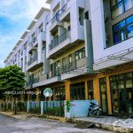 Shophouse đối diện 6 tòa chung cư, xd 75m2, 4 tầng, giá chỉ ~5,8 tỷ. cho thuê dòng tiền 220 triệu/năm