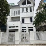 Cho thuê biệt thự an khang villa dương nội, hà đông 235m2, 4 tầng,mặt tiền9m, giá bán 35 triệu, liên hệ: 0968102683