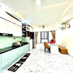 Nhà mới xây,phố tư đình ,quận long biên ,ha nội , diện tích: 42m2 ,6 tầng ,mặt tiền4,1m ,thang máy , giá bán 10.2 tỷ