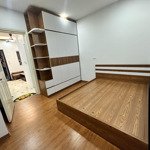 Bán nhà tập thể nguyên hồng, 4,15 tỷ, 72m2 - ô tô đỗ chân cầu thang có vỉa hè. đống đa hà nội