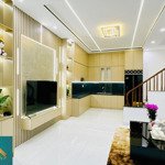 Hiếm độc- bay nhanh- nhà đẹp hai bà trưng -vị trí vip- nhỉnh 5 tỷ