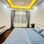 Bán gấp nhà đẹp tại đường cầu giấy - 6,9 tỷ - 30m2 - 4 pn, 4 pt