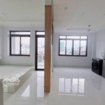 Cho thuê căn hộ quận 3, 1 phòng ngủ50m2 có ban công rộng, thang máy tại lê văn sỹ - quận 3