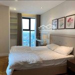 Chung cư vip khu mai hắc đế. rộng 123.5m2, 2 ngủ, view sông hồng. hàng xóm xịn. hạ chào còn 18 tỷ