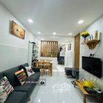 Bán nhà lý chính thắng p8 q3 - 40m2. kc :1 trệt , 1 lầu , 2 phòng ngủ, 2 vệ sinh,giếng trời