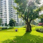 Bán gấp 2 phòng ngủ+ 69m2, view hồ bơi, full nội thất đẹp, giá chỉ 3.27 tỷ, origami vinhomes grand park