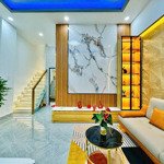 Cực hiếm! cần ra gấp nhà đẹp 80m2 vuông vức hxh trần phú, p4, q5. giá chỉ còn 3tỷ950/căn. sổ riêng