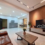 Bán căn hộ garden court, diện tích 140 m2, 3 phòng ngủfull nội thất. liên hệ: 0912.370.393