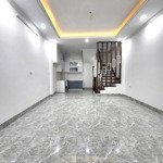 Bán gấp nhà đẹp văn trì, 32m2, gần ô tô, giá: 4.x tỷ, lh: 0961362859