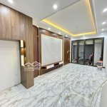 Bán nhà riêng phố hoàng hoa thám vĩnh phúc dt 35m2 5 tầng giá 7,8 tỷ lh e.trường 0985342385