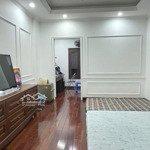 Bán nhà phố quần ngựa 70m2, 6 tầng, có thang máy, phân lô vỉa hè, ô tô tránh