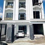 Nhà 3 lầu gần dĩ an tân vạn. 3tỷ hơn. 85m2. ngay chợ. thuận đường đi sài gòn.