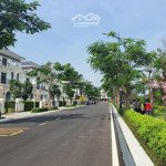 Villa song lập verosa park, dt 17x14m, nhà thô sân vườn rộng, đường 20m, sổ hồng sẵn, giá 28 tỷ