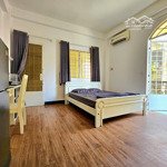 Thuê ngay căn studio 35m2 có balcon đón nắng ở nguyễn cửu vân gần ngã tư hàng xanh - bình thạnh