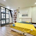 Căn hộ studio, 40m2, ban công lớn siêu thoáng, sàn gỗ, full nội thất cao cấp ngay nguyễn cửu vân