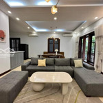 Bán toà nhà apartment c. cấp đẹp nhất phố xuân diệu gần hồ không gian mở cách điệu cổ kính 52.8 tỷ