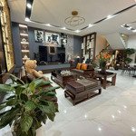 Bán nhà ái mộ, quận long biên 40m2, 5 tầng, 5.68 tỷ, gần chợ, ô tô đỗ cửa, 0816.664.860