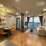 Hàng hiếm. cho thuê căn 2 ngủ đủ đồ 77m2 tại goldmark city 136 hồ tùng mậu 13 triệu. 0917748822