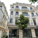 Chiết khấu 29,5% shophouse hoàn thiện full 5 tầng chỉ cần xách vali về ở. lh : 0979579522