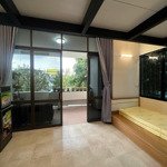 Căn phòng mặt tiền trung tâm giá rẻ chỉ đầu 5 có bancol, nội thất cao cấp view sông gần lotte, tdtu